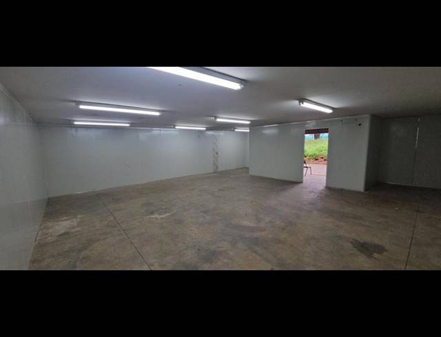INDUSTRIAL PROPERTY TO RENT IN HALFWAY HOUSE